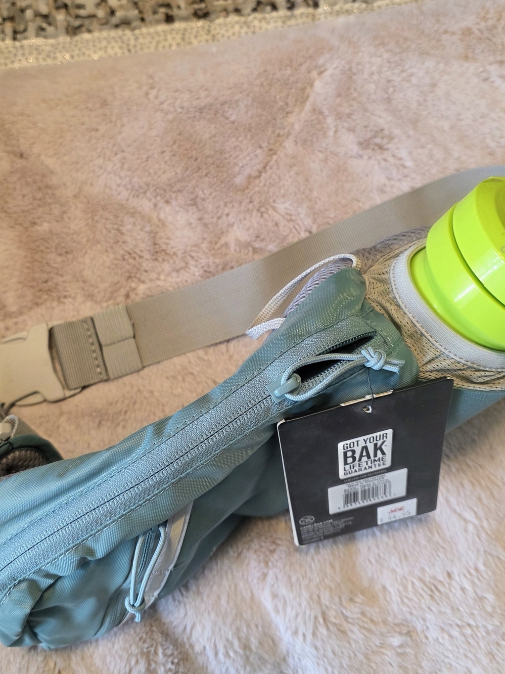 CamelBak Sage Green Men’s Waist Pack with Lime Bottle - Picture 4 of 5